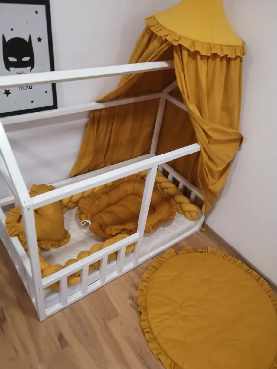 baldachim do łóżeczka musztardowy.jpg