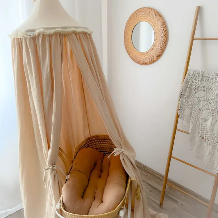 baldachim z muślinu beżowy.jpg