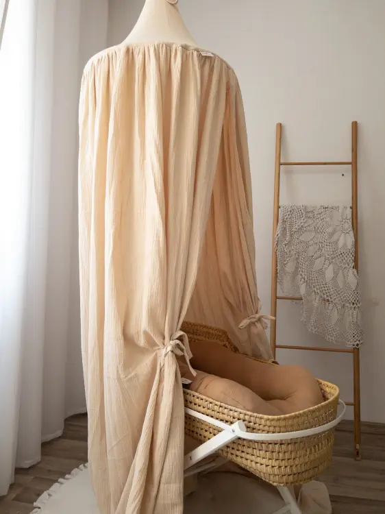 baldachim boho z muślinu.jpg