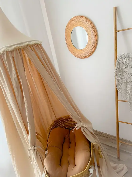 baldachim niemowlęcy muślin beżowy.jpg