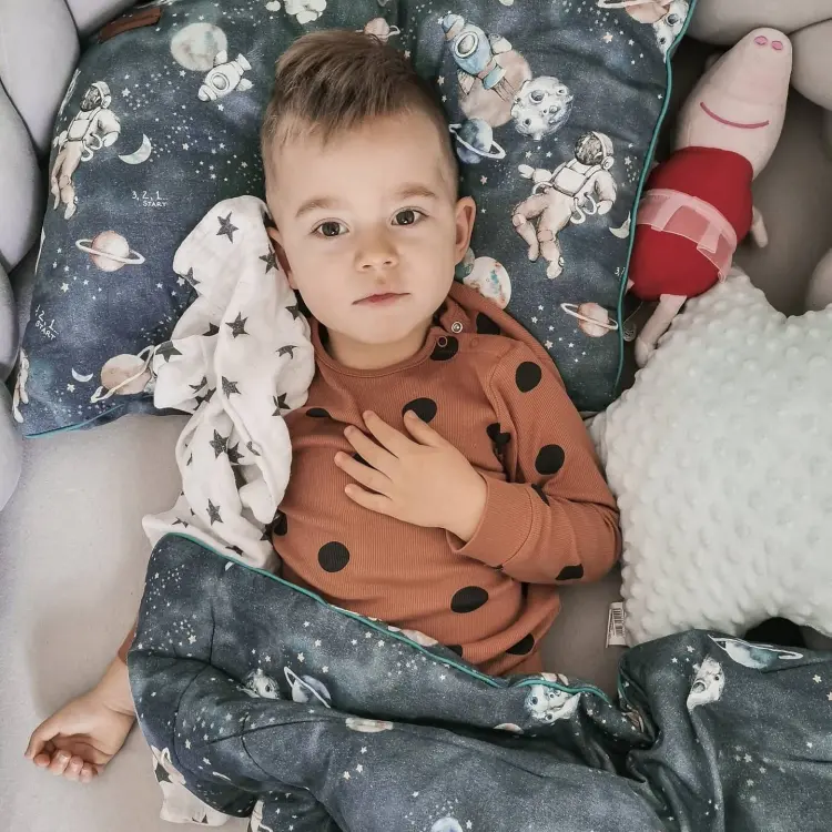 pościel z wypełnieniem kosmiczny sen.jpg