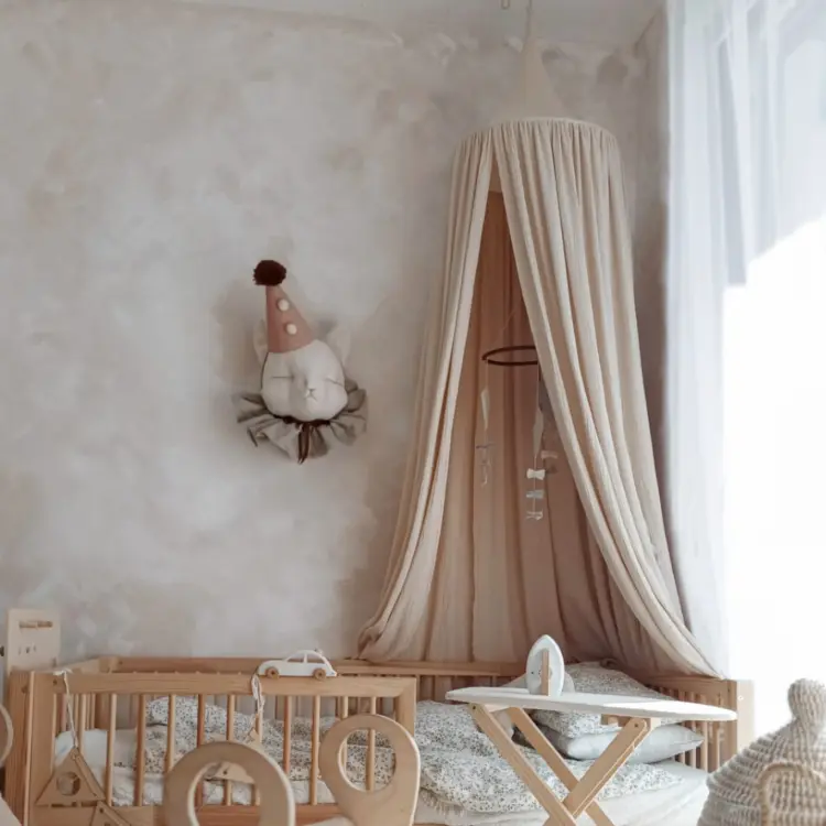 Baldachim muślinowy beżowy.jpg