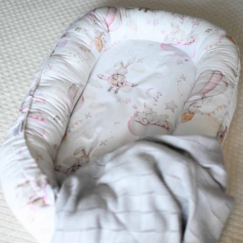 kokon niemowlęcy zajączki różowe.jpg